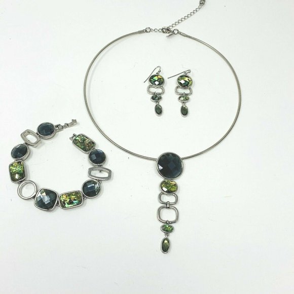 lia sophia Jewelry - Lia Sophia Moonlight By Trish Set Necklace Earring